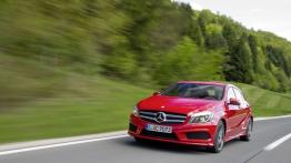 Mercedes A 180 (W176) 2012 - widok z przodu