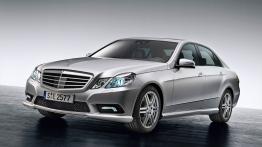 Mercedes Klasa E W212 - widok z przodu