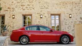 Infiniti G37 Sedan - prawy bok