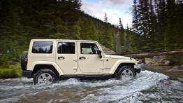 Jeep Wrangler 2011 - prawy bok