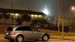 Mercedes Klasa R 2010 - widok z tyłu