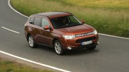 Mitsubishi Outlander III - widok z przodu