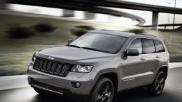 Jeep Grand Cherokee S - widok z przodu
