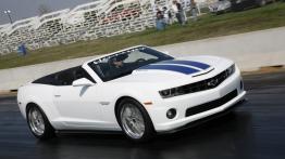 Chevrolet Camaro Cabrio Hennessey - przód - reflektory włączone