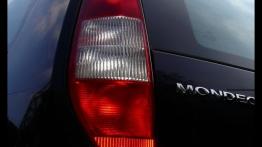Ford Mondeo III Kombi - galeria społeczności - lewy tylny reflektor - wyłączony