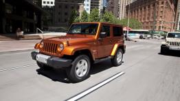 Jeep Wrangler 2011 - wersja 3-drzwiowa - widok z przodu