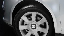 Seat Toledo III - lewe przednie nadkole