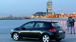 Toyota Auris - lewy bok