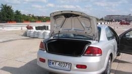 Chrysler Sebring LX  2.7 V6 - tył - bagażnik otwarty