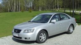 Hyundai Sonata - lewy bok