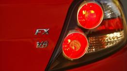 Hyundai Coupe 2007 - prawy tylny reflektor - włączony