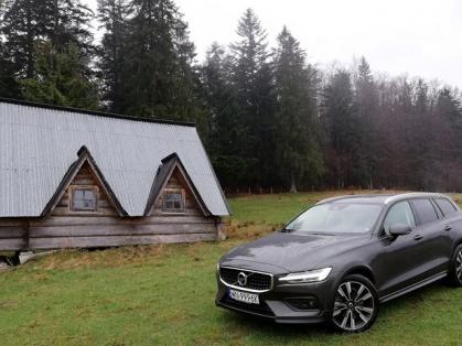 #Volvo #V60 #CrossCountry #Tatry