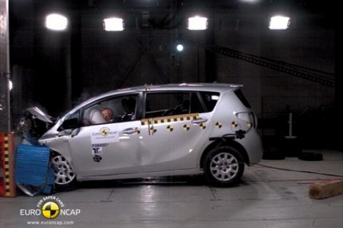 Toyota Verso, 2.0 D-4D mid grade, LHD