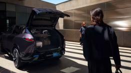 Mazda CX-6e ma chińskie korzenie. Ten ekran od razu zwraca uwagę