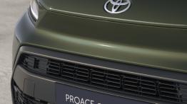 Toyota pokazała auto praktyczniejsze od SUV-a. Proace City Verso miażdży konkurencję przestrzenią