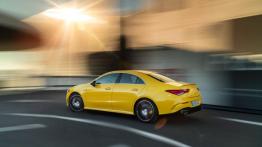 Ponad 300 KM w małym coupe Mercedesa