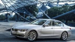 BMW 330e - oszczędności, co niemiara