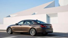BMW planuje bazowy model 720i dla oszczędnych