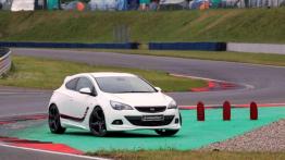 Opel Astra GTC Turbo i 1400 od firmy Irmscher