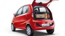 Tata Nano GenX z nową skrzynią i dodatkami