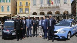 Włoska policja w hiszpańskich radiowozach - Seat Leon