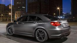 FCA odpowiada na ataki hakerów - 1,4 mln aut do ASO - Jeep Cherokee