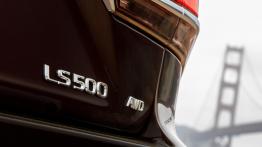 Samuraj w smokingu – nowy Lexus LS 500