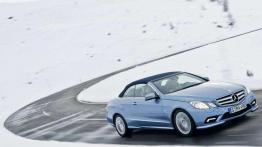 Mercedes E w miękkim kapeluszu