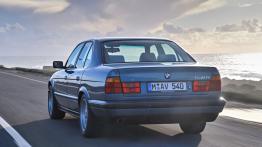 10 modeli aut, które będą tylko drożeć. Masz jeden z nich? Trzymaj!