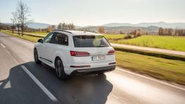 Audi Q7 facelifting ? pierwsza jazda - widok z ty³u