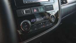 Mitsubishi Outlander 2.0 4WD CVT - galeria redakcyjna - panel sterowania wentylacj? i nawiewem