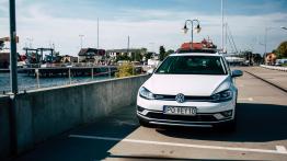 Volkswagen Golf Alltrack 2.0 TDI 184 KM - galeria redakcyjna (2) - widok z przodu