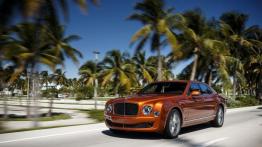 Bentley Mulsanne Speed (2015) - widok z przodu