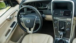 Volvo XC60 Facelifting 2.0 D4 181KM - galeria redakcyjna - kokpit
