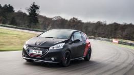 Peugeot 208 GTi 30th Anniversary Edition (2015) - widok z przodu