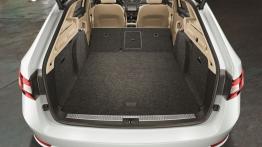 Skoda Superb III Combi (2015) - bagażnik, tylna kanapa złożona