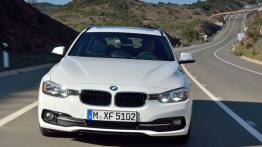BMW 320d EfficientDynamics Touring Facelifting (2015) - widok z przodu