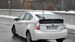 Toyota Prius IV Hatchback Facelifting  KM - galeria redakcyjna - widok z tyłu