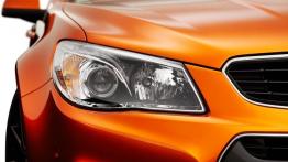 Holden VF Commodore SSV Concept (2013) - prawy przedni reflektor - wyłączony