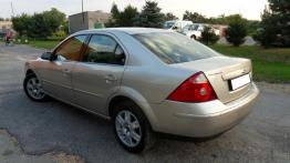 Ford Mondeo III Sedan - galeria społeczności - lewy bok