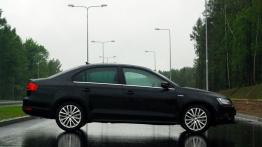 Volkswagen Jetta VI Sedan 1.4 TSI Hybrid 170KM - galeria redakcyjna - prawy bok