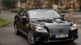 Lexus LS IV Facelifting - galeria redakcyjna - widok z przodu
