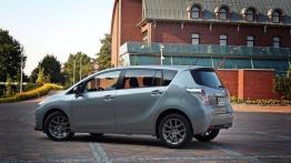Toyota Verso Facelifting 2.0 D-4D 124KM - galeria redakcyjna (3) - lewy bok