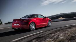 Peugeot RCZ R (2013) - widok z tyłu