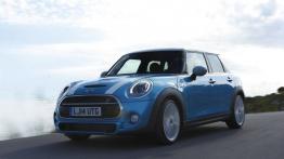 Mini Cooper S 2014 - wersja 5-drzwiowa - widok z przodu