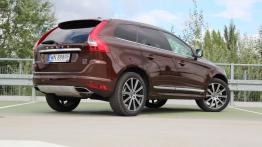 Volvo XC60 Facelifting 2.4 D5 215KM - galeria redakcyjna - widok z tyłu