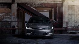 Chrysler 200C (2015) - widok z przodu