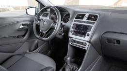 Volkswagen Polo V BlueMotion Facelifting (2014) - kokpit