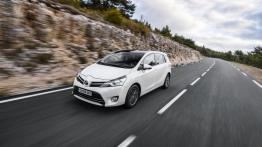 Toyota Verso Facelifting - widok z przodu