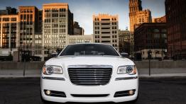 Chrysler 300 Motown Edition - widok z przodu
